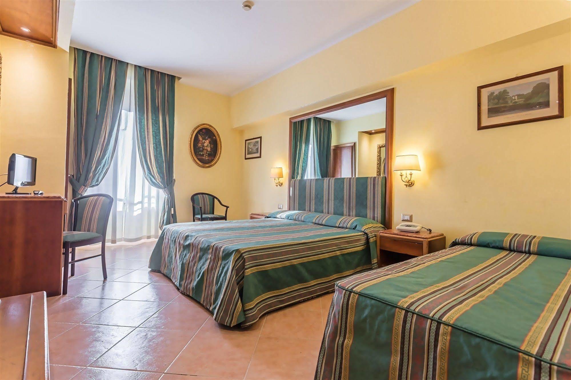 Raeli Hotel Regio Řím Exteriér fotografie